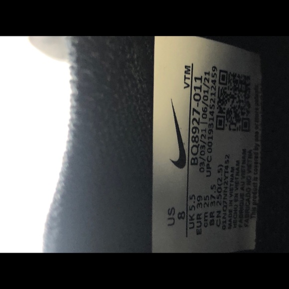 Nike Epic React Flyknit 2 Triple Black BQ8927-011 - Picture 11 of 11